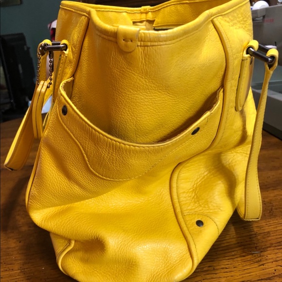 Coach Yellow Handbag - Picture 2 of 7